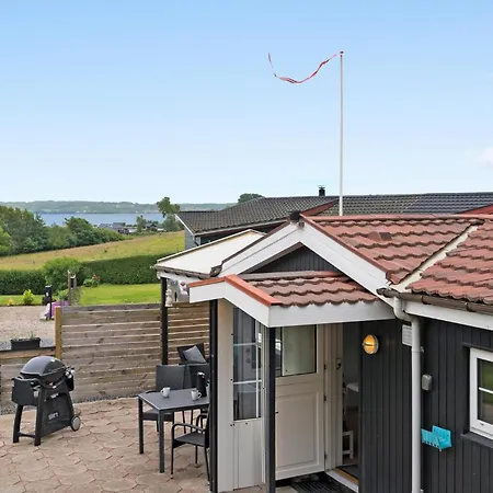 Stunning In With Kitchen Holiday home