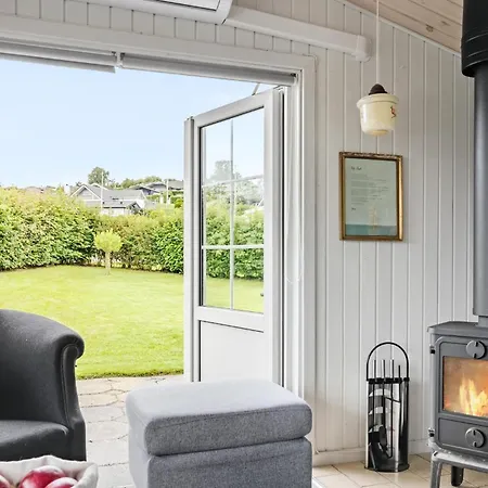 Stunning In With Kitchen Сasa de vacaciones *