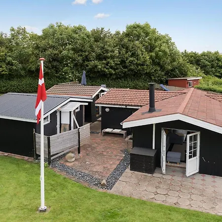 Holiday home Stunning In With Kitchen *